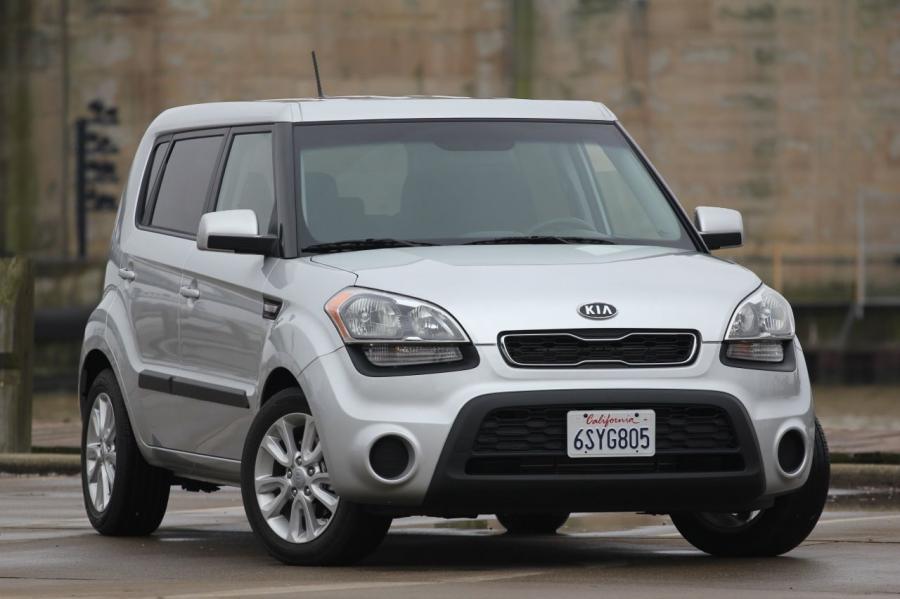  Kia Soul Base 1.6L Eco 2012 года  (фото 1 из 50)